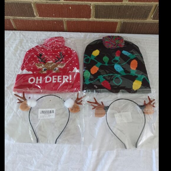 Christmas Holiday Flashing Beanies NEW - Picture 1 of 5